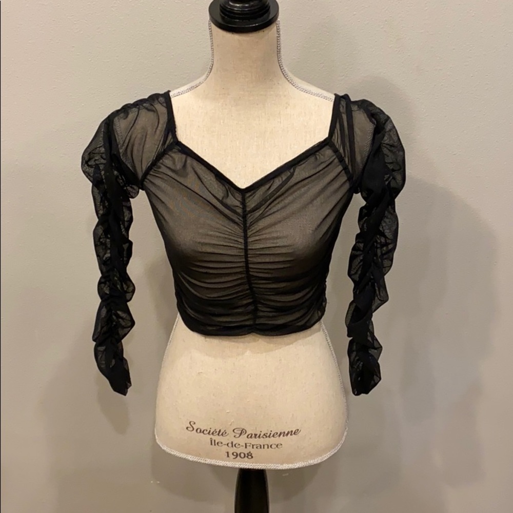 Long sleeve crop top